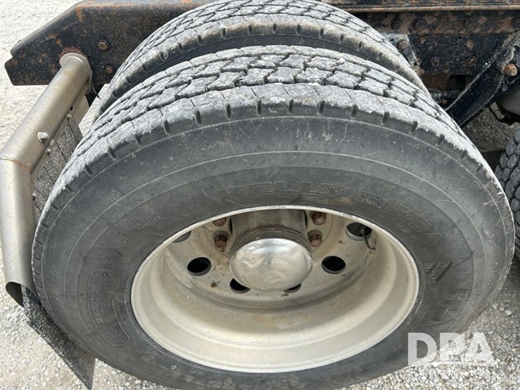1999-kenworth-t600-image-25