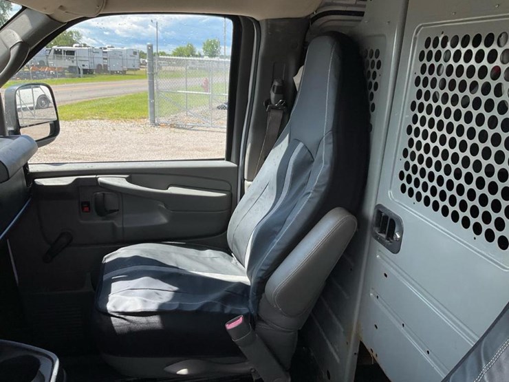 2013-chevrolet-express-g2500-image-59