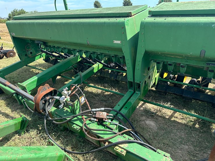 john-deere-750-image-31