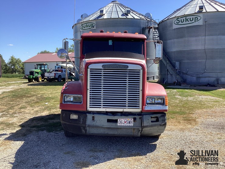 1997-freightliner-fld120-image-2