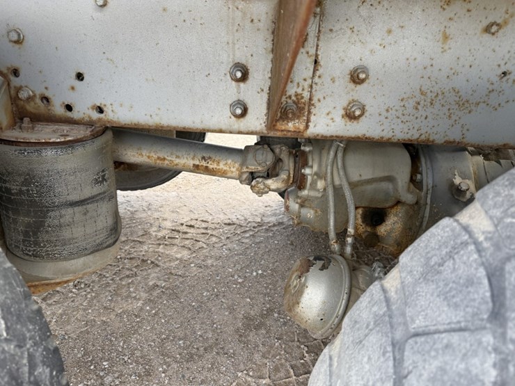 #1553-•-1991-oshkosh-mixer-truck-image-53