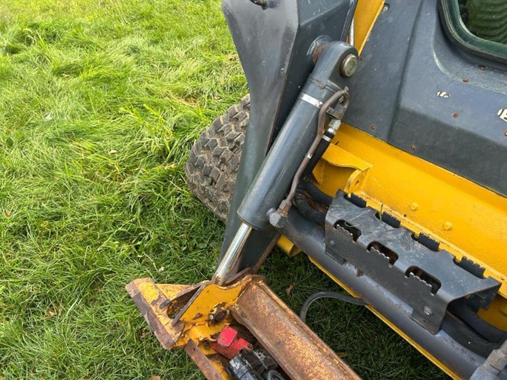 2012-deere-333d-image-14
