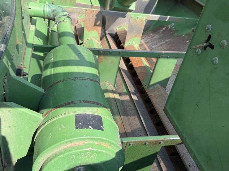 john-deere-8820-image-39