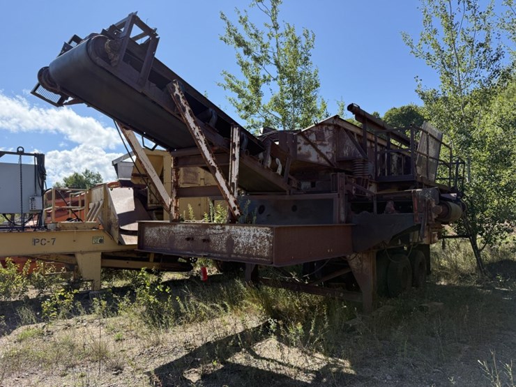 #1604-•-telsmith-20’x6’-towable-screener-image-1