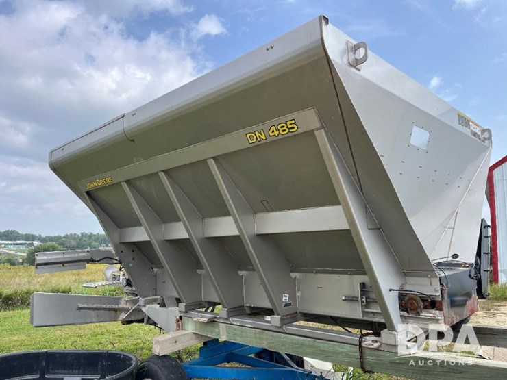 2019-john-deere-485-image-26