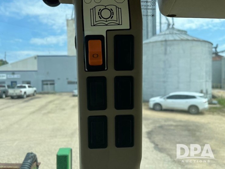 2012-john-deere-4630-image-43