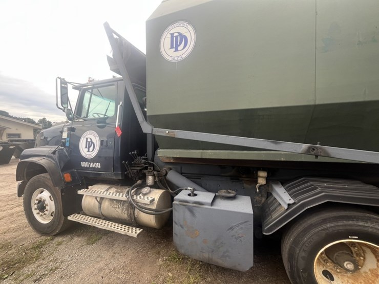 1995-ford-l9000-image-3