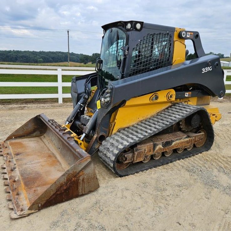 DEERE 331G
