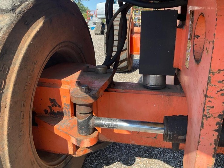 2005-jlg-600s-image-22