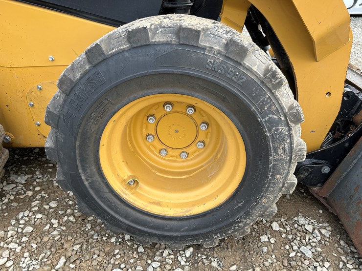 2021-caterpillar-236d3-image-53