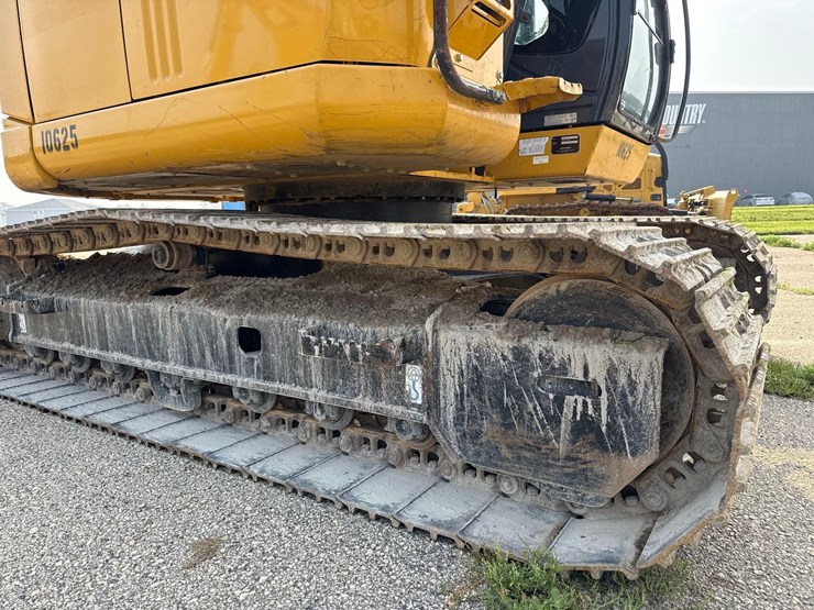2022-deere-135g-image-13