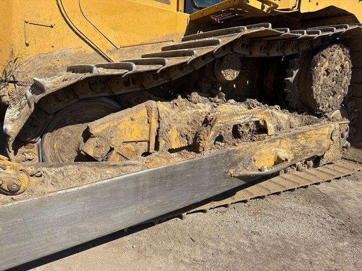 caterpillar-d6t-xw-image-14