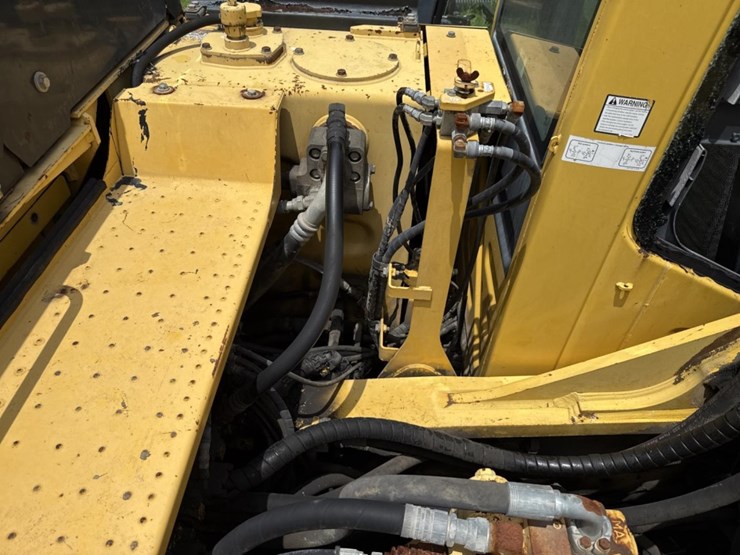 2015-komatsu-pc490-lc-11-image-40
