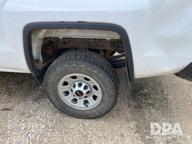 2017-gmc-3500-image-28