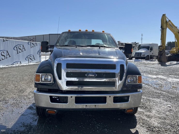 2013-ford-f650-xlt-image-8
