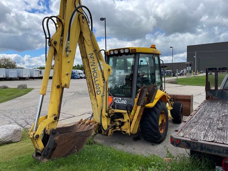 new-holland-lb75b-image-4