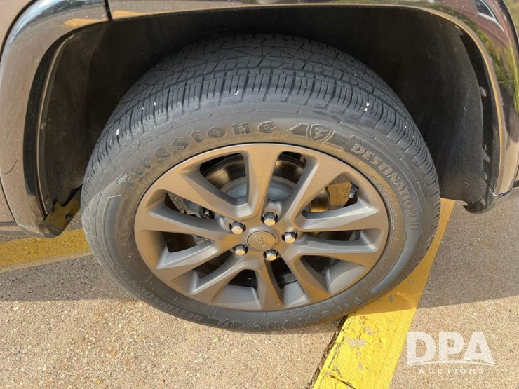2016-jeep-grand-cherokee-image-35