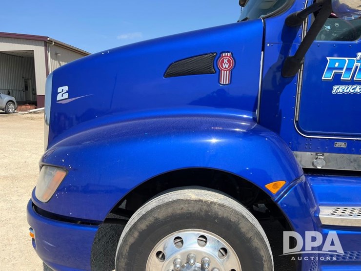 2013-kenworth-t660-image-19