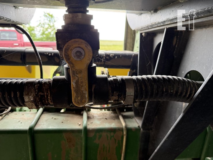 1997-john-deere-1770-image-34