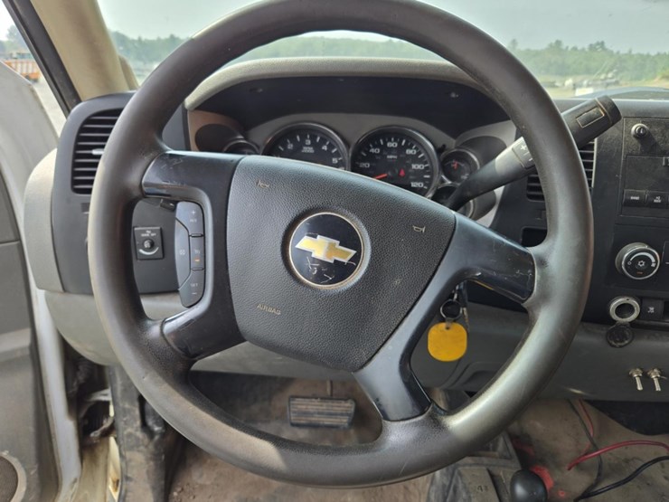 2011-chevrolet-2500hd-image-53