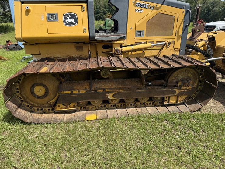 2011-deere-650j-image-7