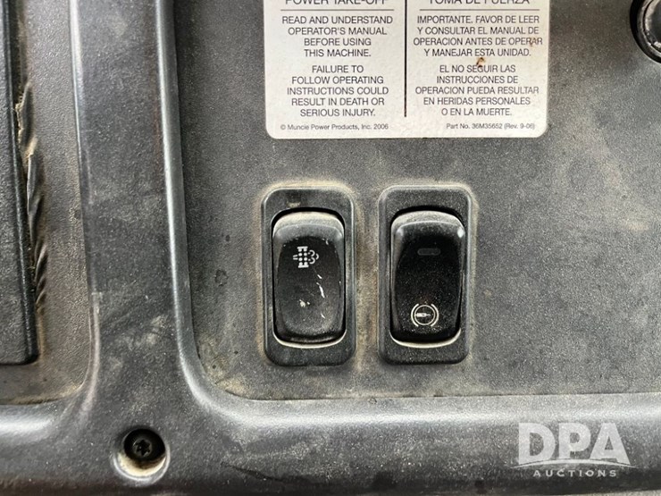 2010-freightliner-business-class-m2-petroleum-truck-(jn2961,-unit-491)-image-86