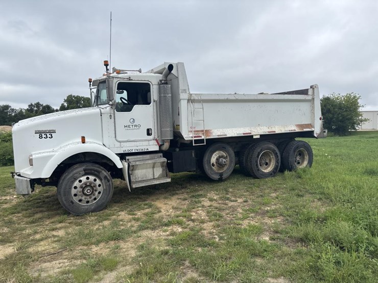 2004-kenworth-t800-image-1