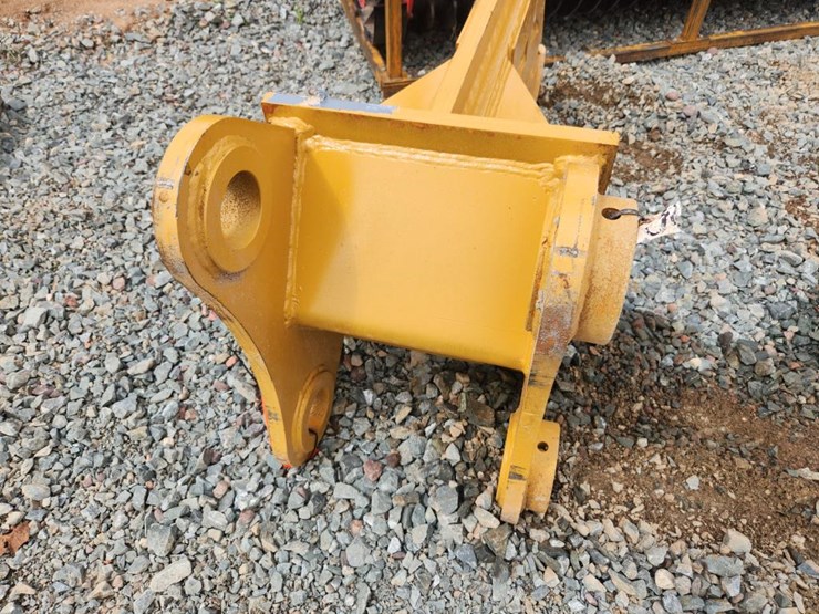 caterpillar-320-image-5