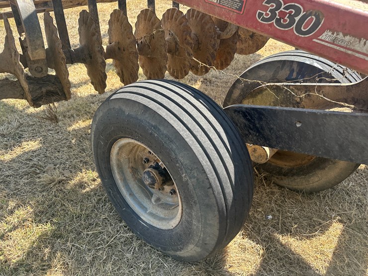 case-ih-330-image-14