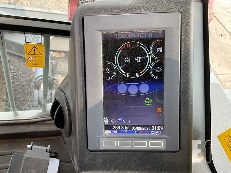 2022-takeuchi-tb2150-image-24