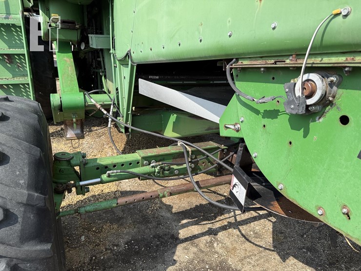 john-deere-8820-image-27