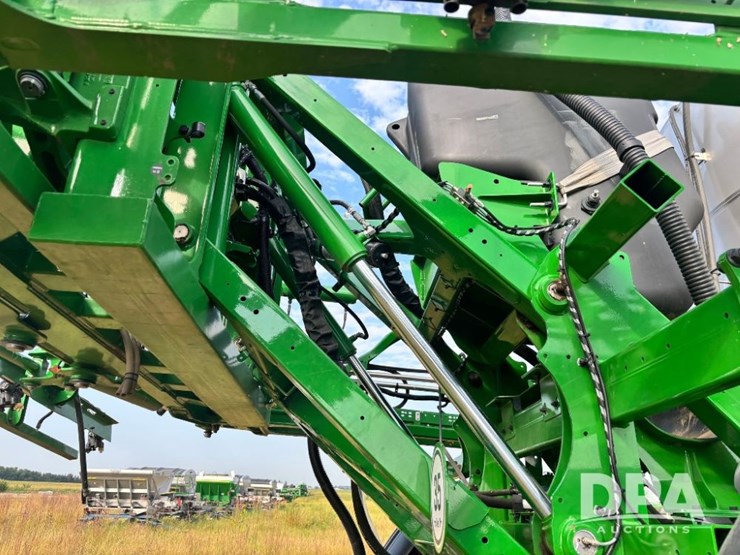2025-john-deere-616r-image-56