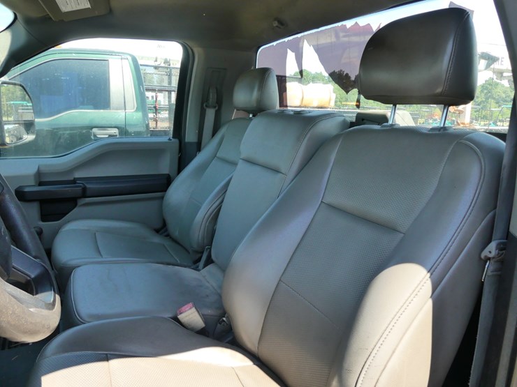 2019-ford-f350-xl-image-12