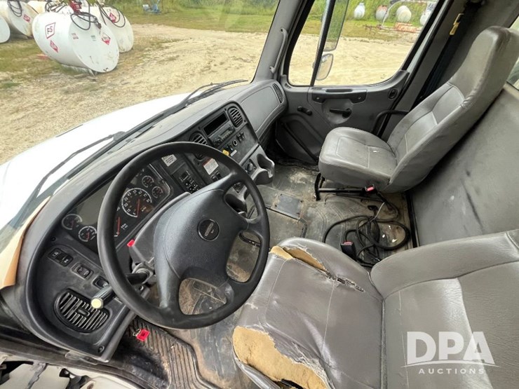 2010-freightliner-business-class-m2-petroleum-truck-(jn2961,-unit-491)-image-74