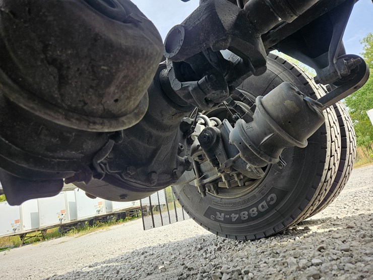 2018-freightliner-cascadia-126-image-90