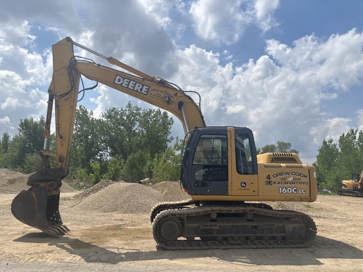 2006-deere-160c-lc-image-1