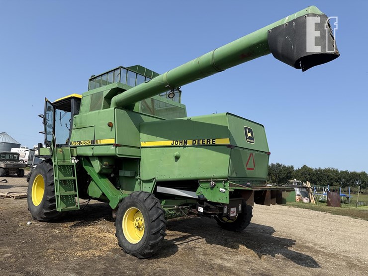 john-deere-8820-image-3