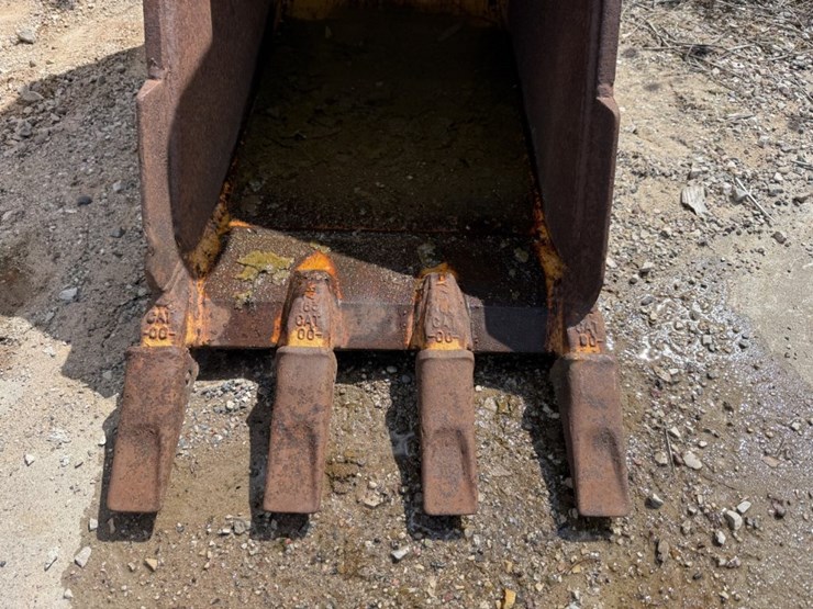 caterpillar-416-image-5
