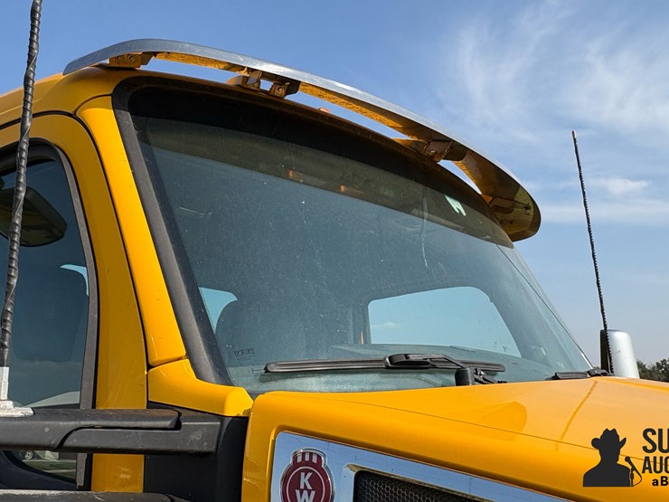 2020-kenworth-t680-image-10