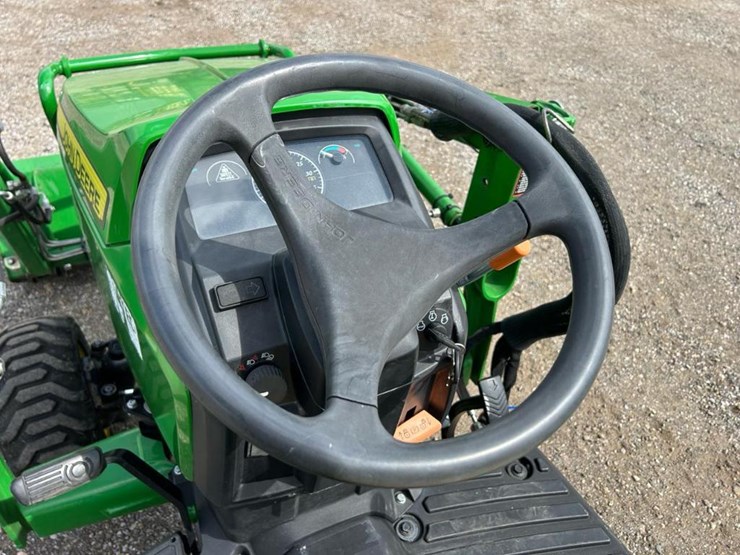 2020-john-deere-1023e-image-17