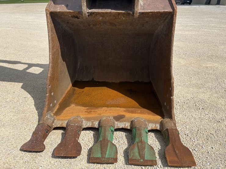 2014-deere-380g-lc-image-50