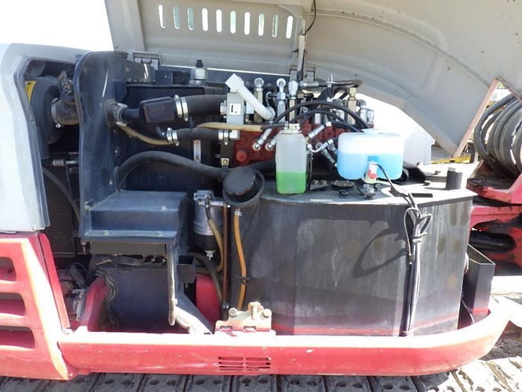 2017-takeuchi-tb290-image-18