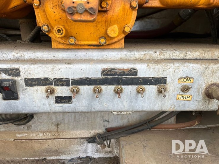 2010-freightliner-business-class-m2-petroleum-truck-(jn2961,-unit-491)-image-54