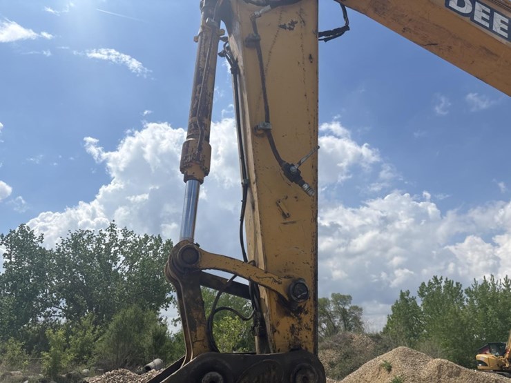 2006-deere-160c-lc-image-27