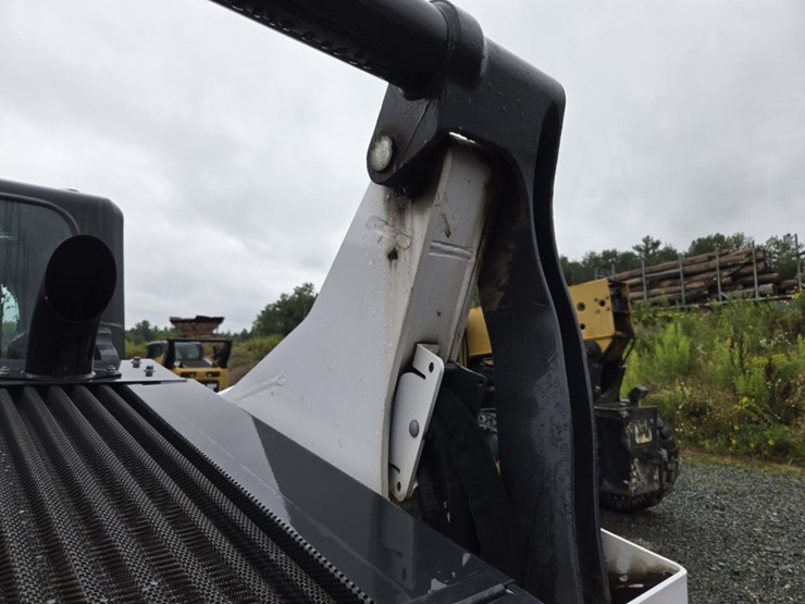 2021-bobcat-s76-image-31