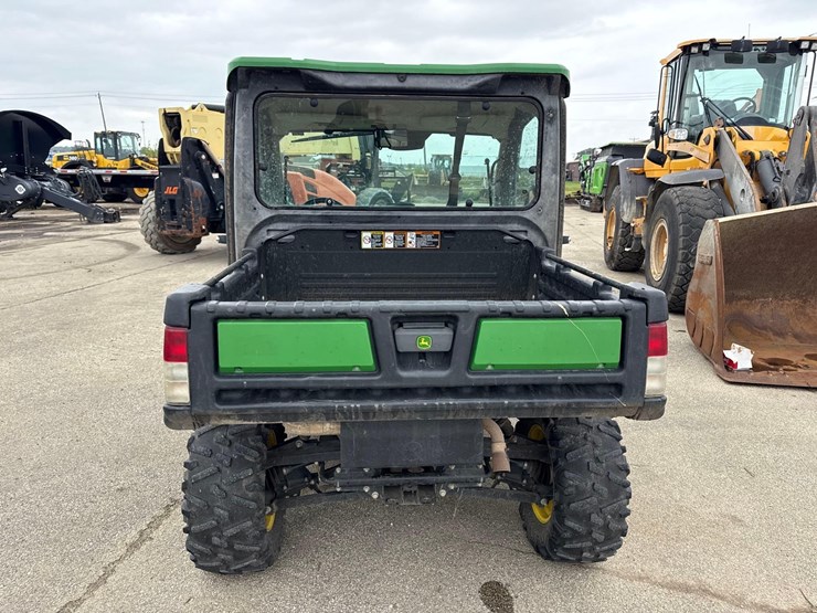 2020-john-deere-gator-image-4