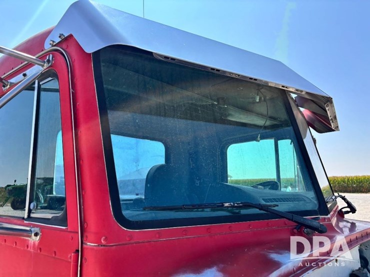 1993-peterbilt-377-image-72