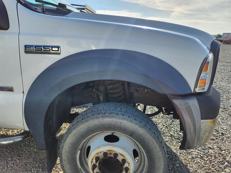 2006-ford-f550-image-27