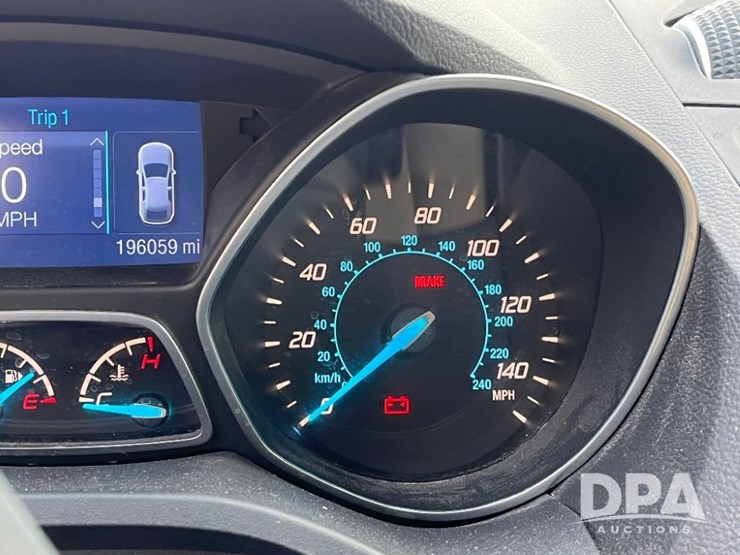 2015-ford-escape-se-image-43