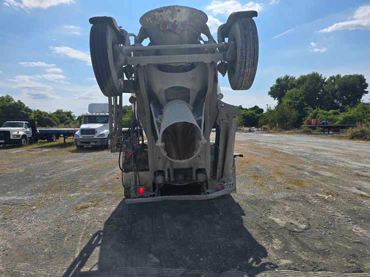 2014-peterbilt-365-image-23